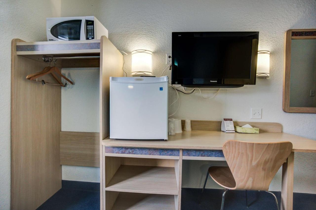 Motel 6-Red Deer, Ab Exteriér fotografie
